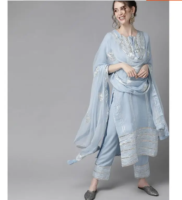 Salwar Kameez Set - Le donne tradizionali dell'abbigliamento in stile
