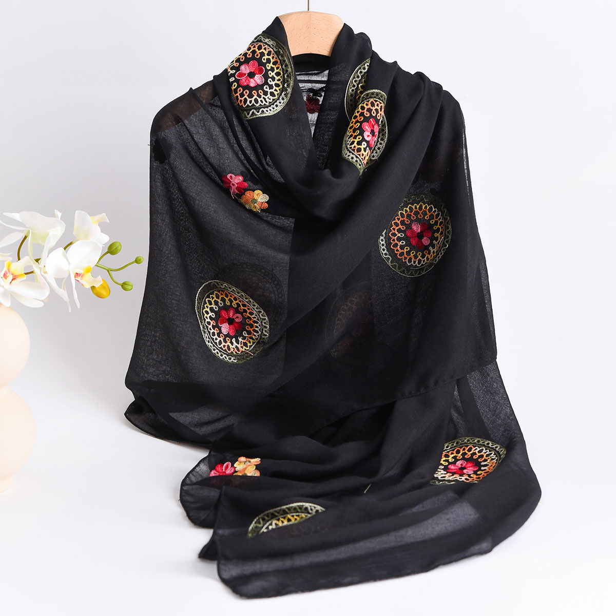 Sciarpa ricamata in cotone e l - New Ethnic Fashion recensione e prezzo