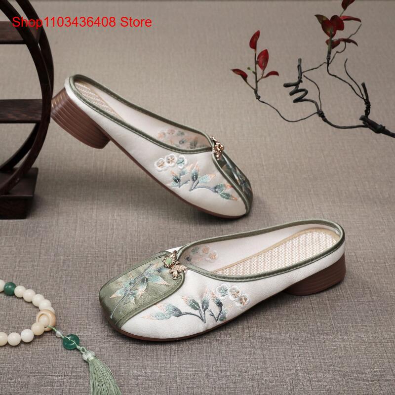 Nuove pantofole ricamate per l - New Ethnic Fashion recensione e prezzo